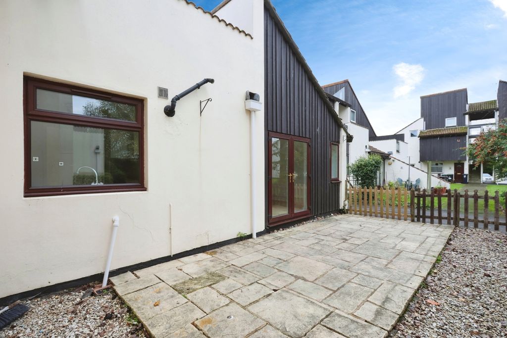 Property photo 2 of 16 Photo