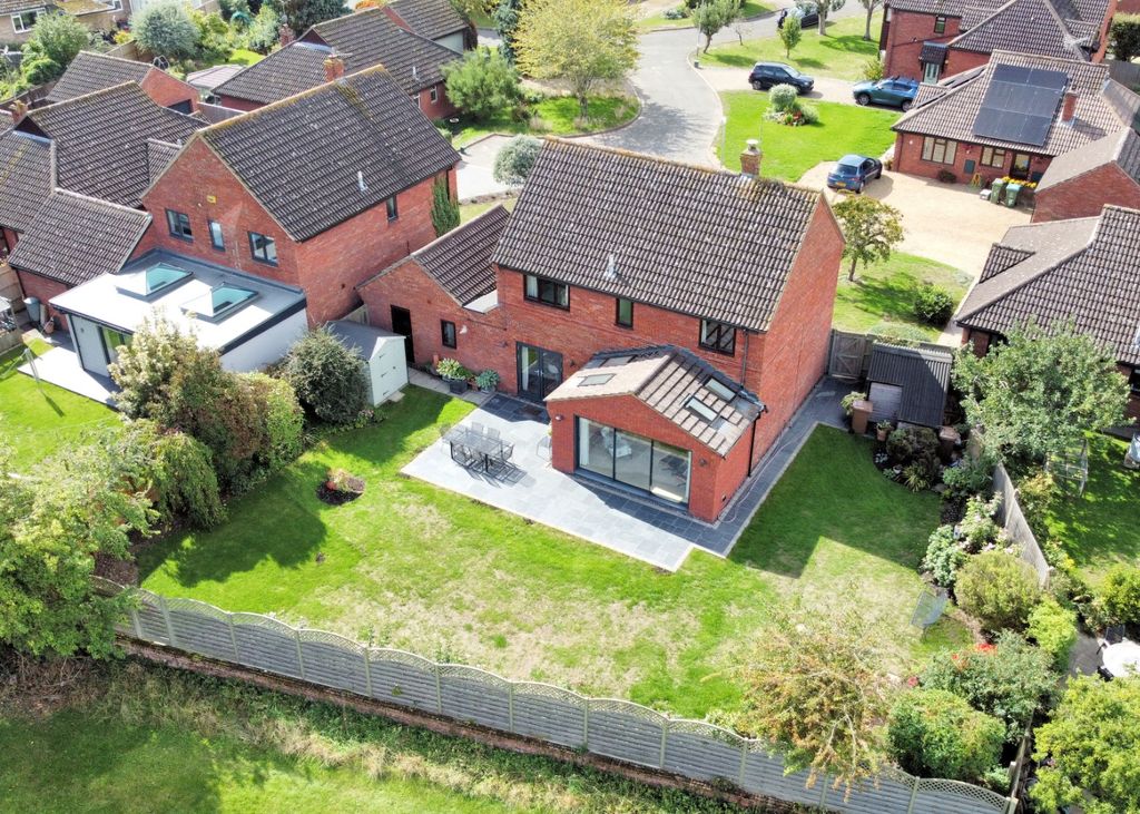 Property photo 2 of 19 4349954