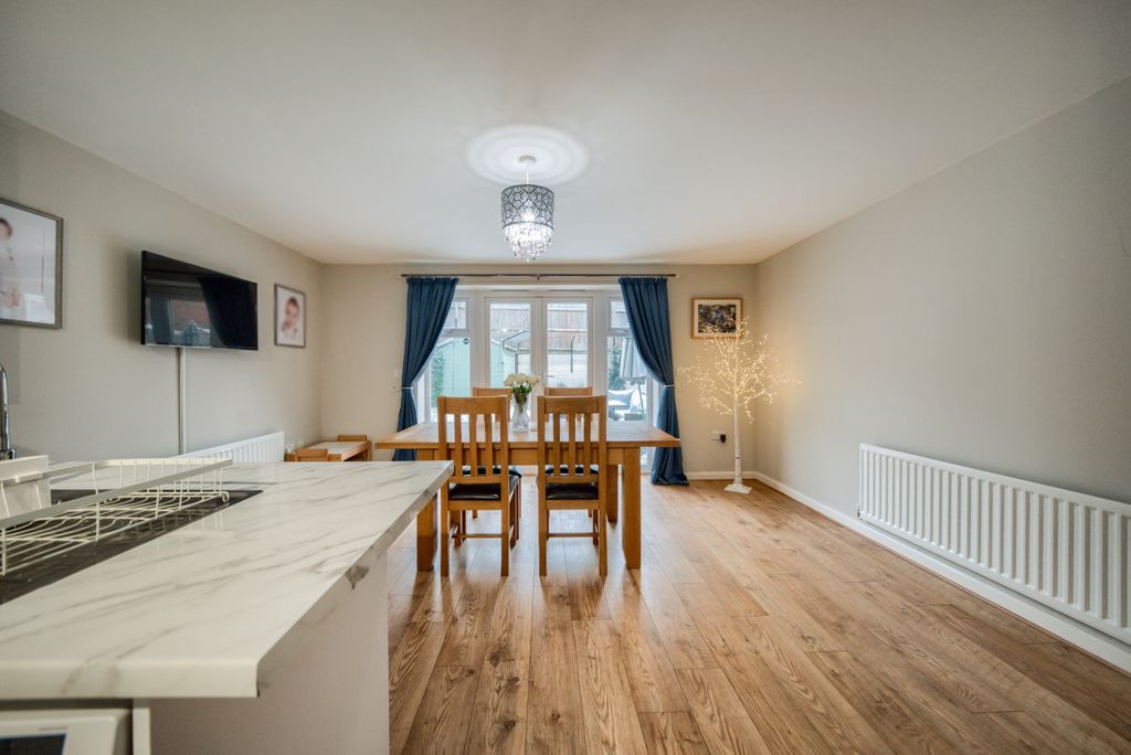 Property photo 2 of 20 Xt5A3247-Hdr(3)