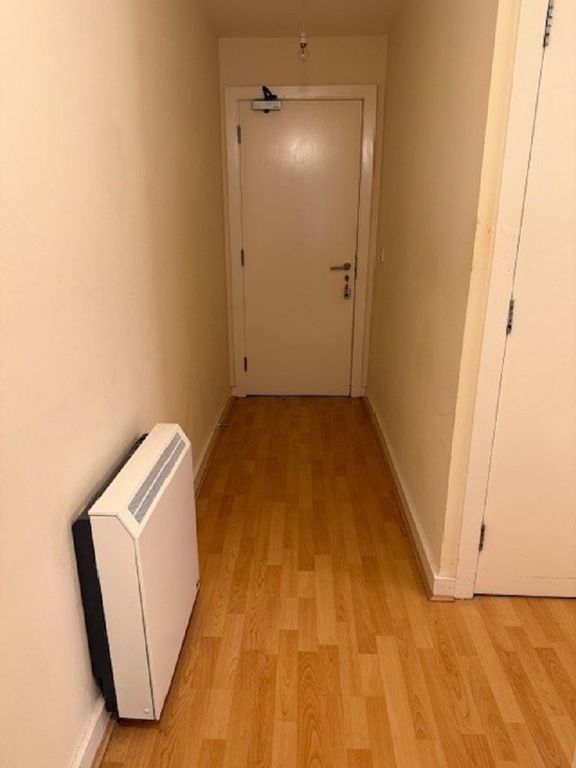 Property photo 2 of 11 Hall