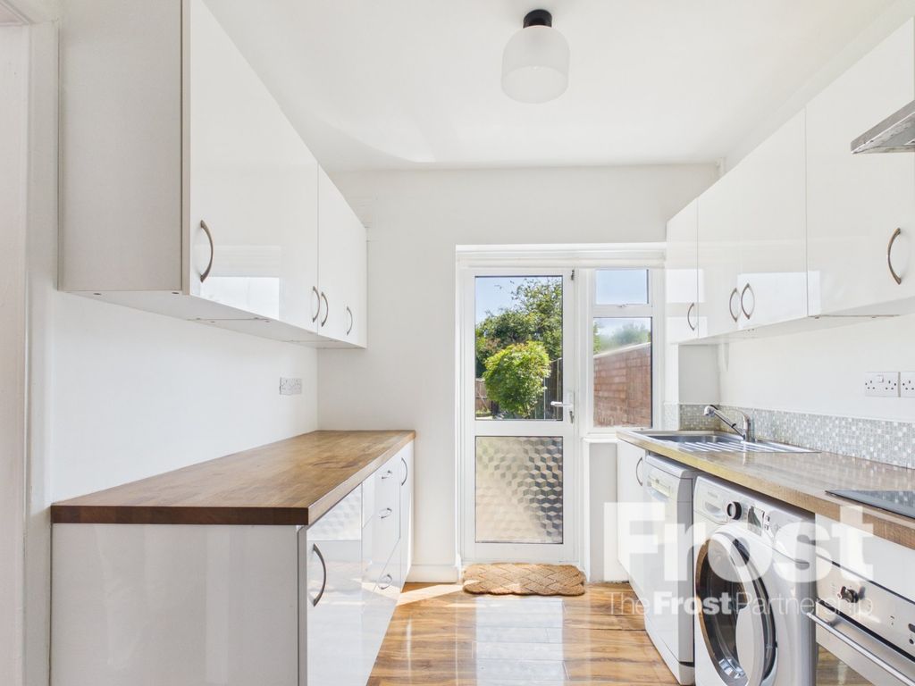 Property photo 1 of 8 Kitchen