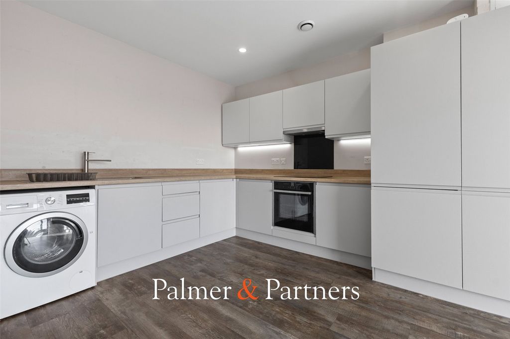 Property photo 2 of 10 Picture No. 14