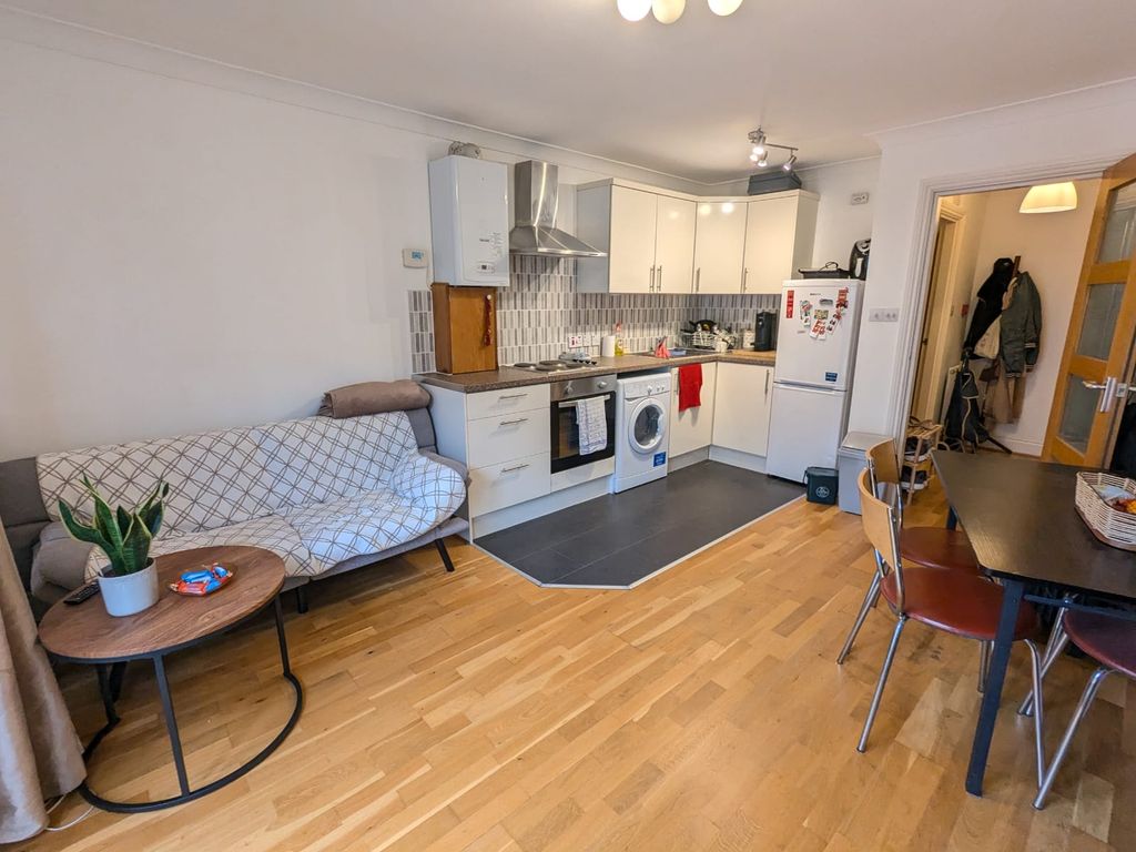 Property photo 3 of 7