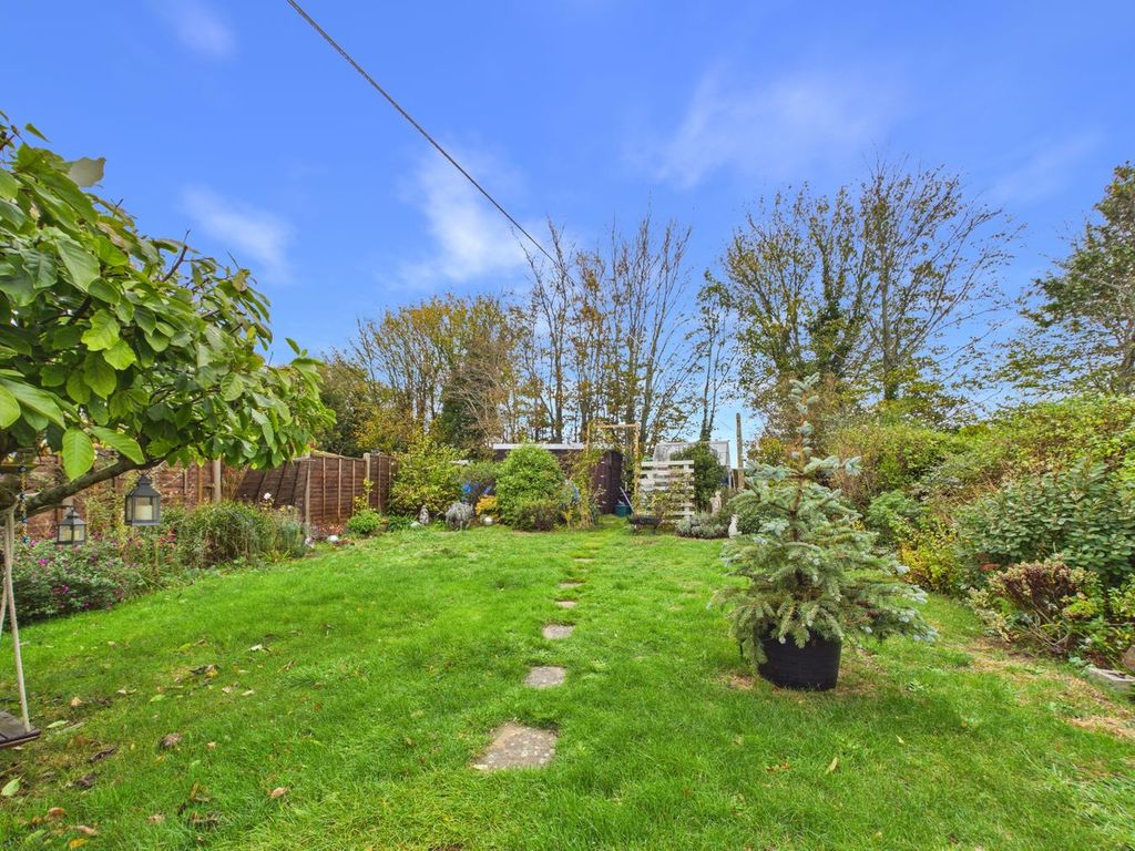 Property photo 2 of 27