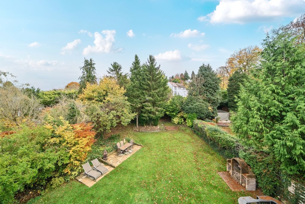 Property photo 2 of 14 1376470-5-690B36B...