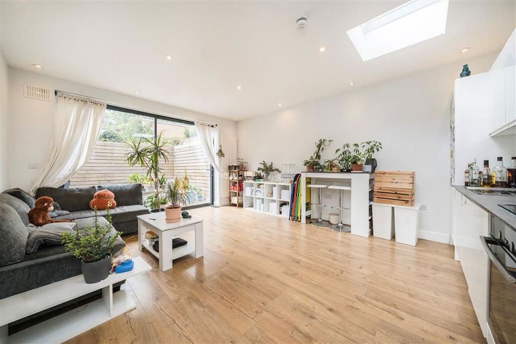 Property photo 1 of 5