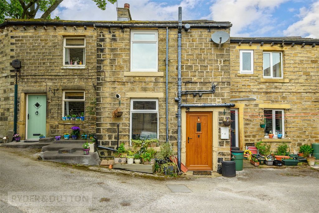 Property photo 1 of 11 External