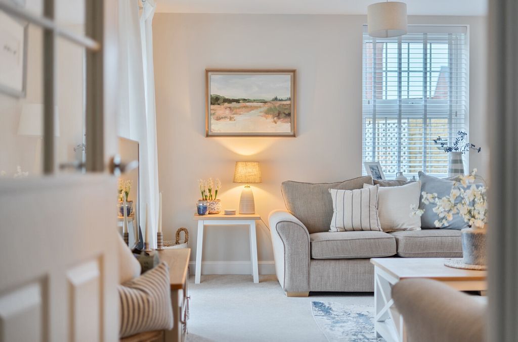 Property photo 2 of 21 Sitting Room