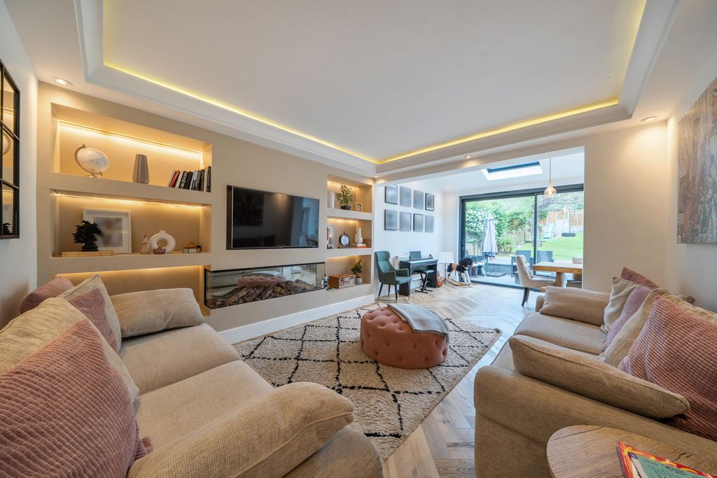 Property photo 3 of 22 1470849-10-6A27Dd...