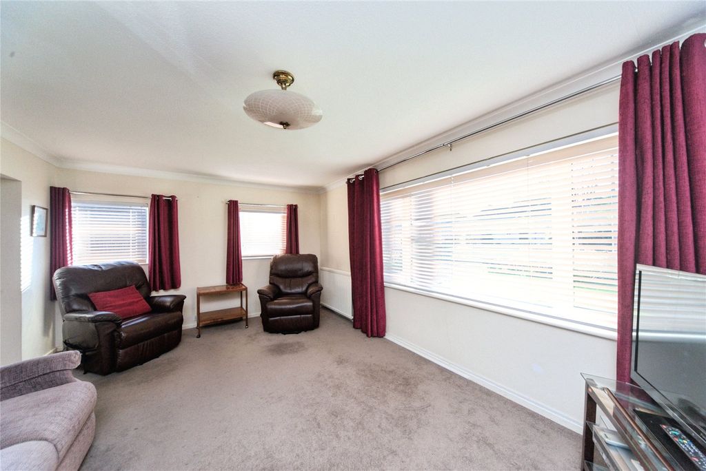 Property photo 3 of 17 Picture No. 06