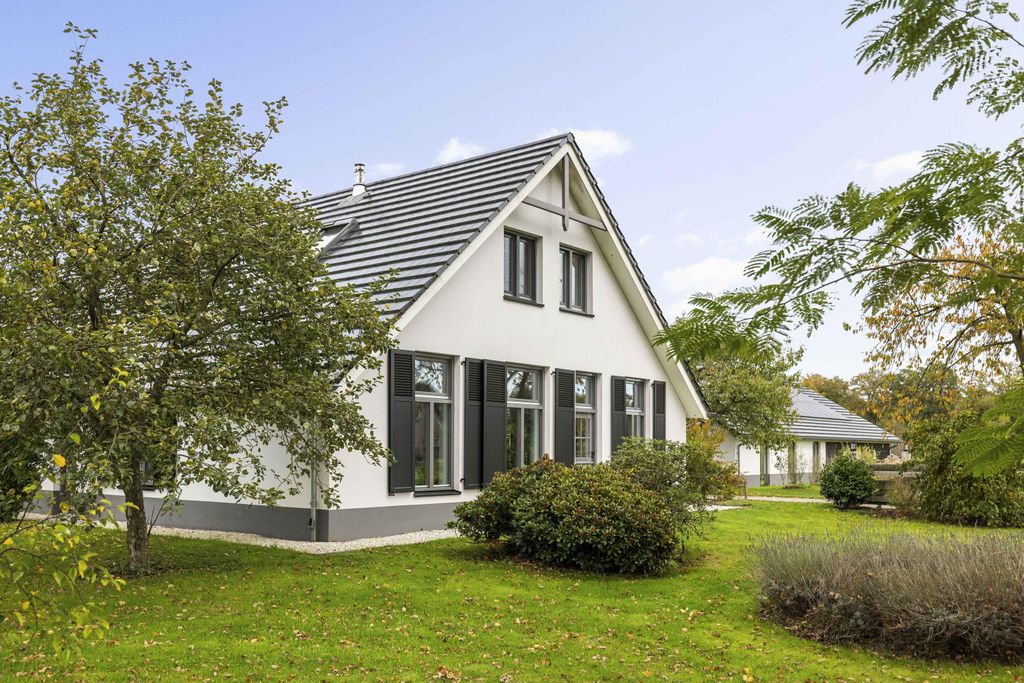 Property photo 3 of 88