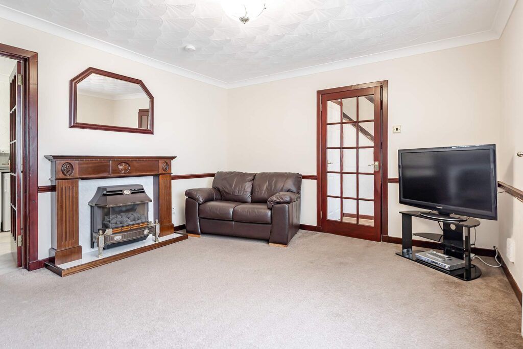 Property photo 3 of 25