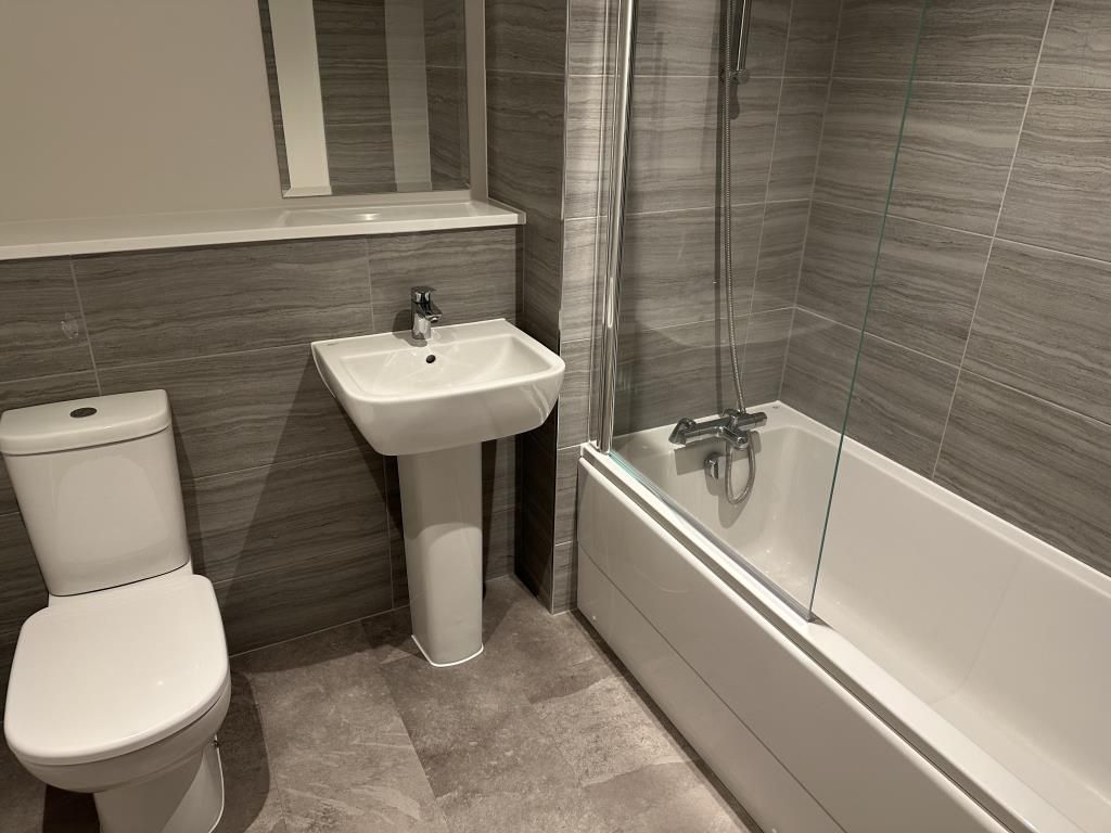 Property photo 3 of 7 Bathroom