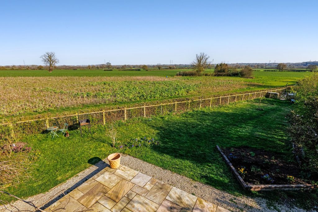 Property photo 3 of 17 Picture 3