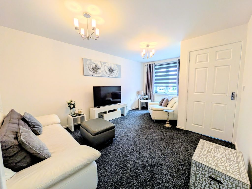 Property photo 2 of 12 1000000846