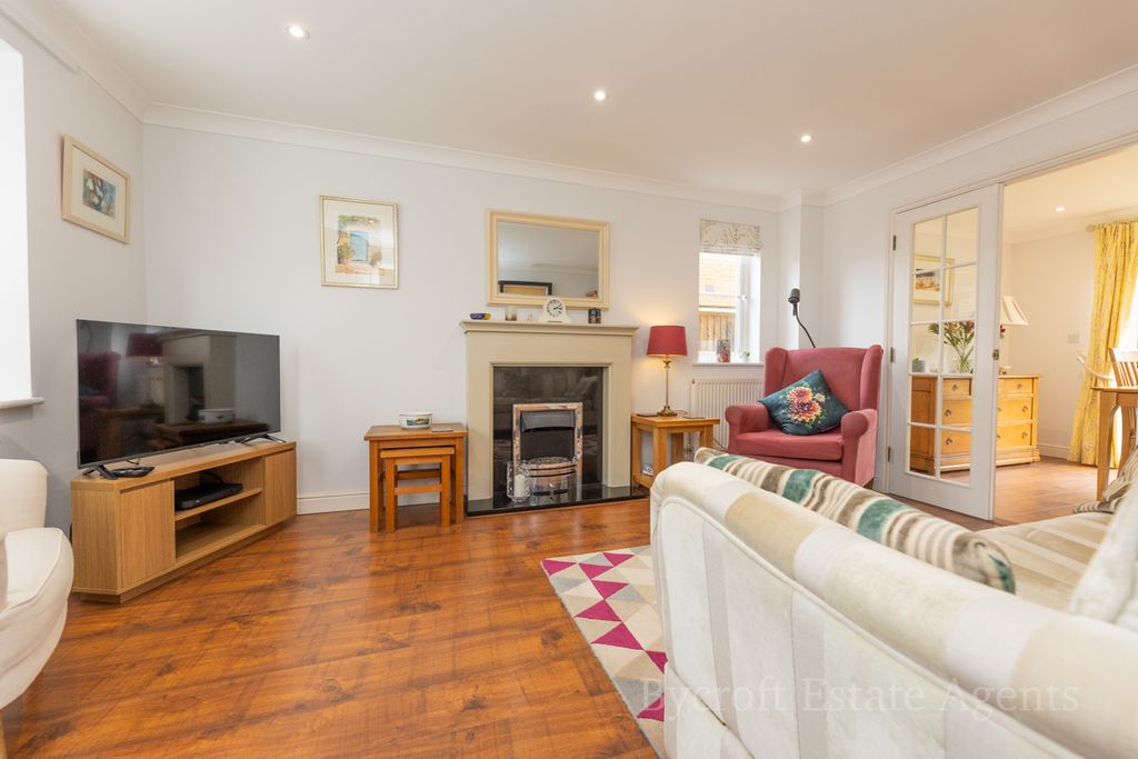 Property photo 3 of 18