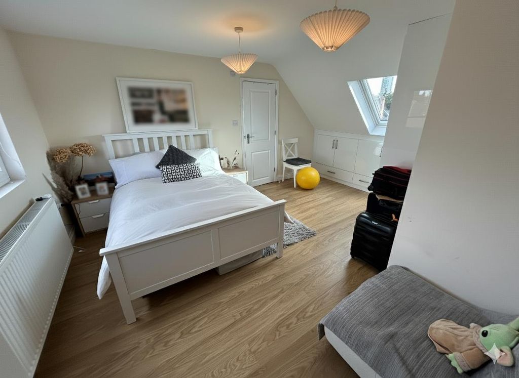 Property photo 3 of 9 Gemini_Generated_Image_Amaffamaffamaffa.Png