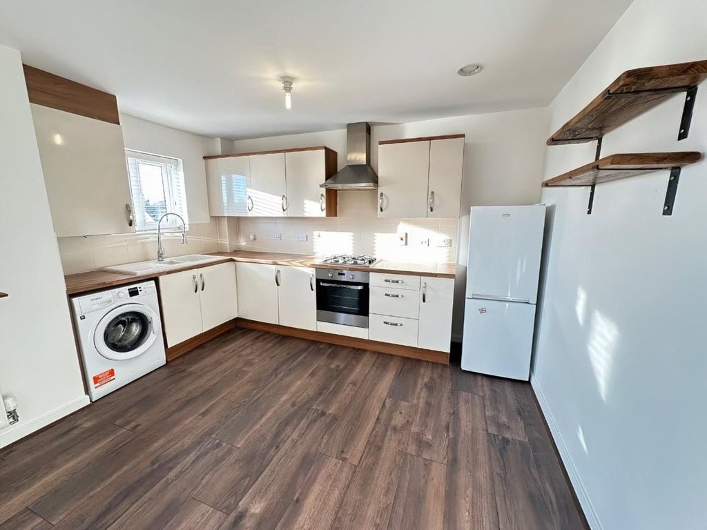 Property photo 2 of 7 4781321