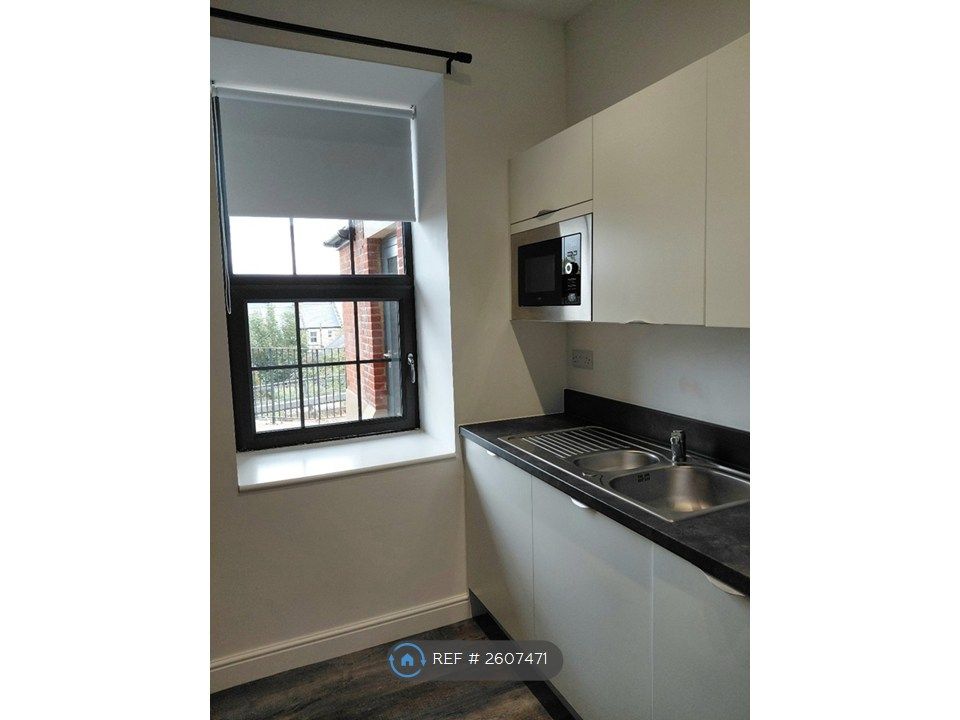 Property photo 2 of 9 Integrated Kitchen/Lounge