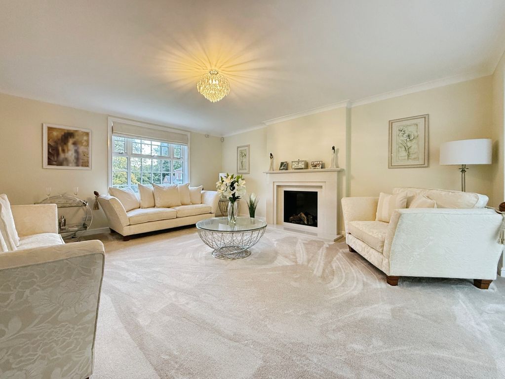 Property photo 2 of 34