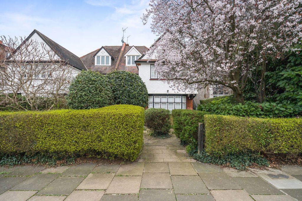 Property photo 1 of 9