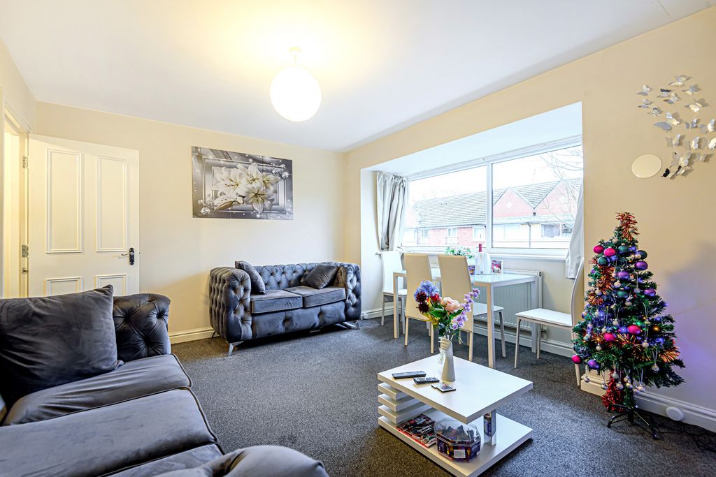 Property photo 2 of 12
