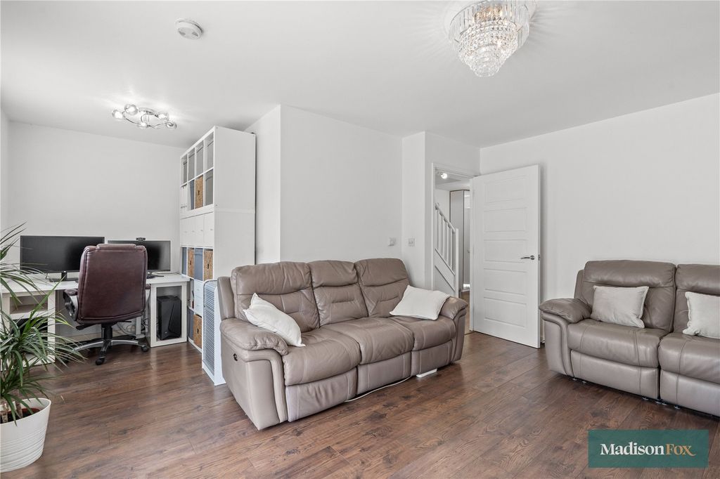 Property photo 3 of 18 Picture No. 06