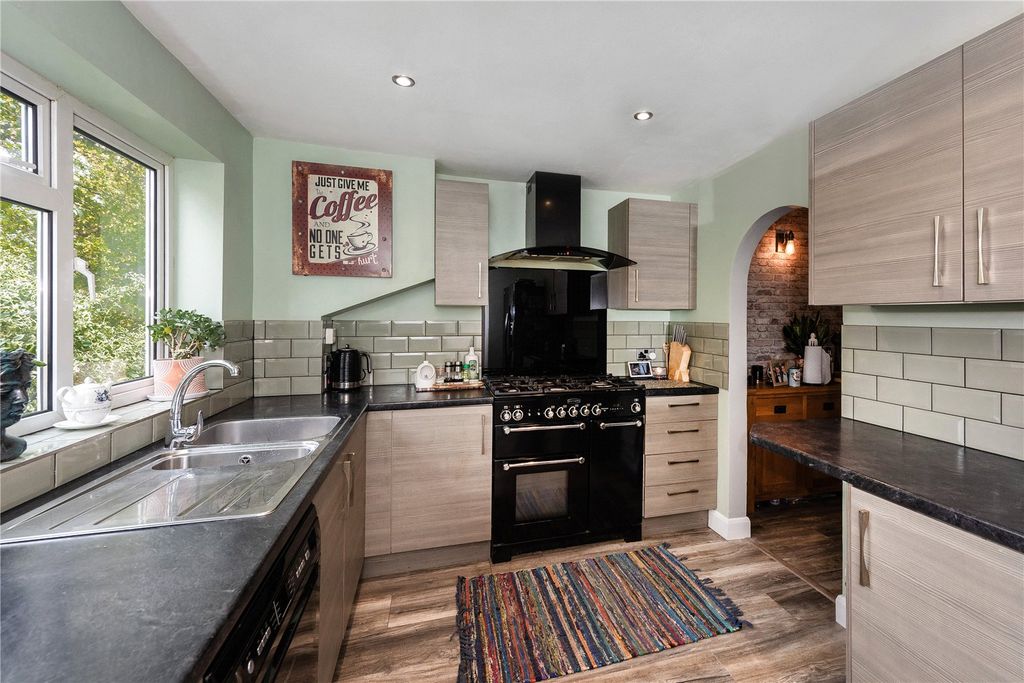 Property photo 2 of 16 Picture No. 04