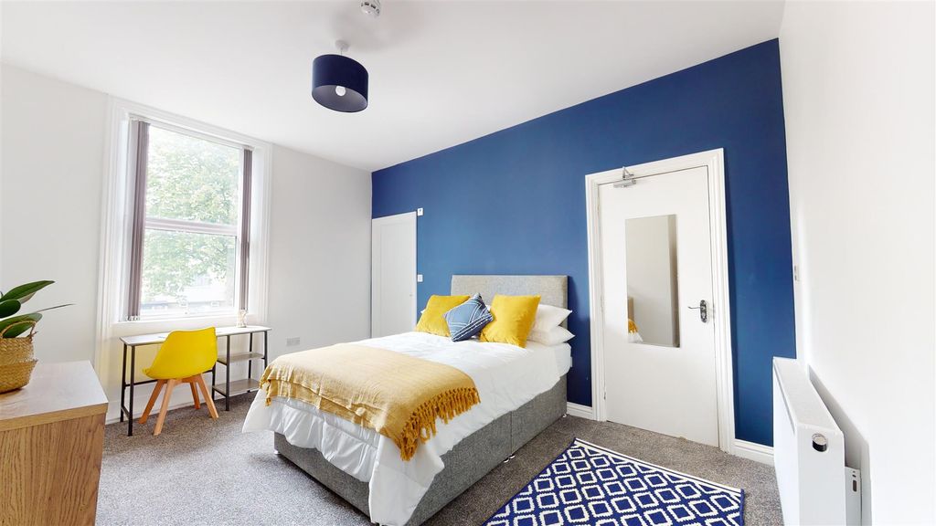 Property photo 1 of 8 69-Kirkgate-05092023_145354.Jpg