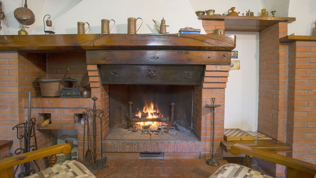 Property photo 2 of 40