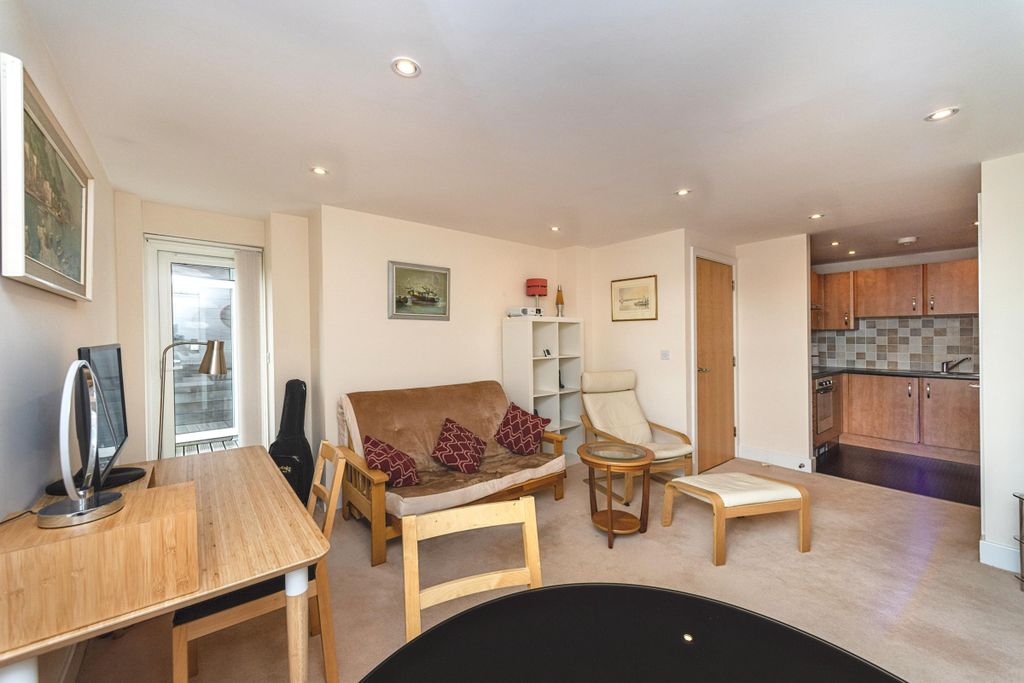 Property photo 1 of 8 Bedroom 2