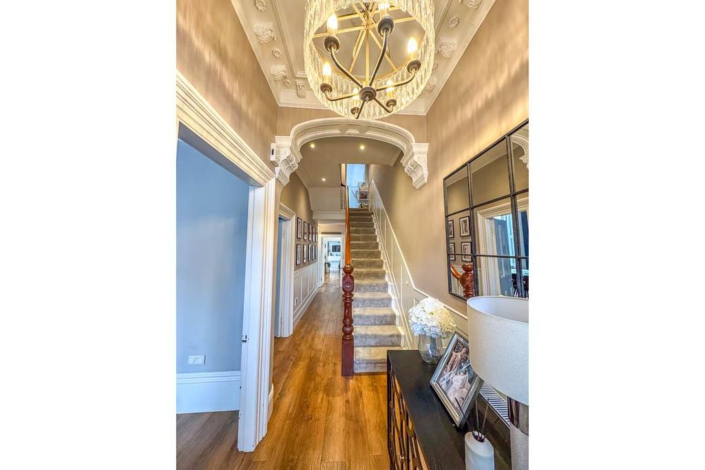 Property photo 3 of 50 7 Westmnster Terrace (18).Jpg