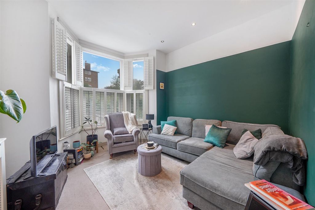 Property photo 2 of 16 Flat A, 65 Wellmeadow Road - Jrk66Q1Fomjxlzlb3Uah.