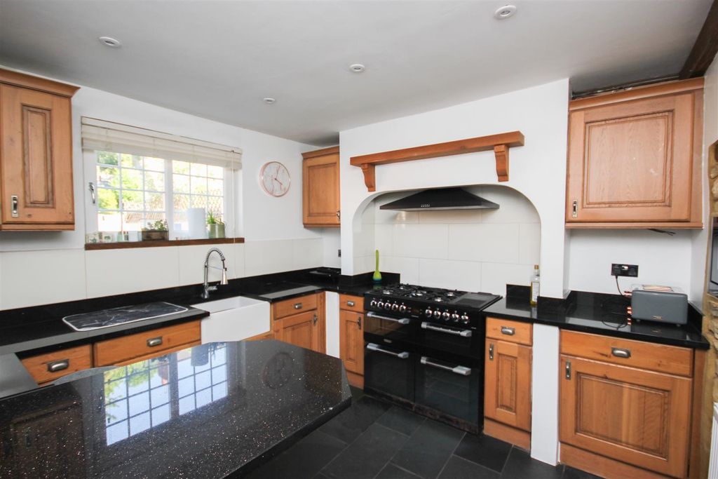 Property photo 3 of 21 Kitchen 1.Jpg