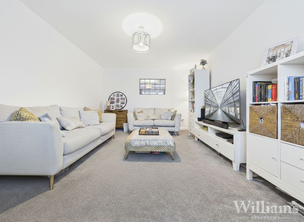 Property photo 3 of 20