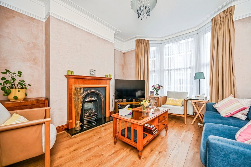 Property photo 3 of 14