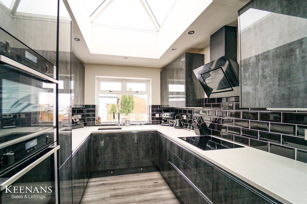 Property photo 3 of 21 3.Jpg