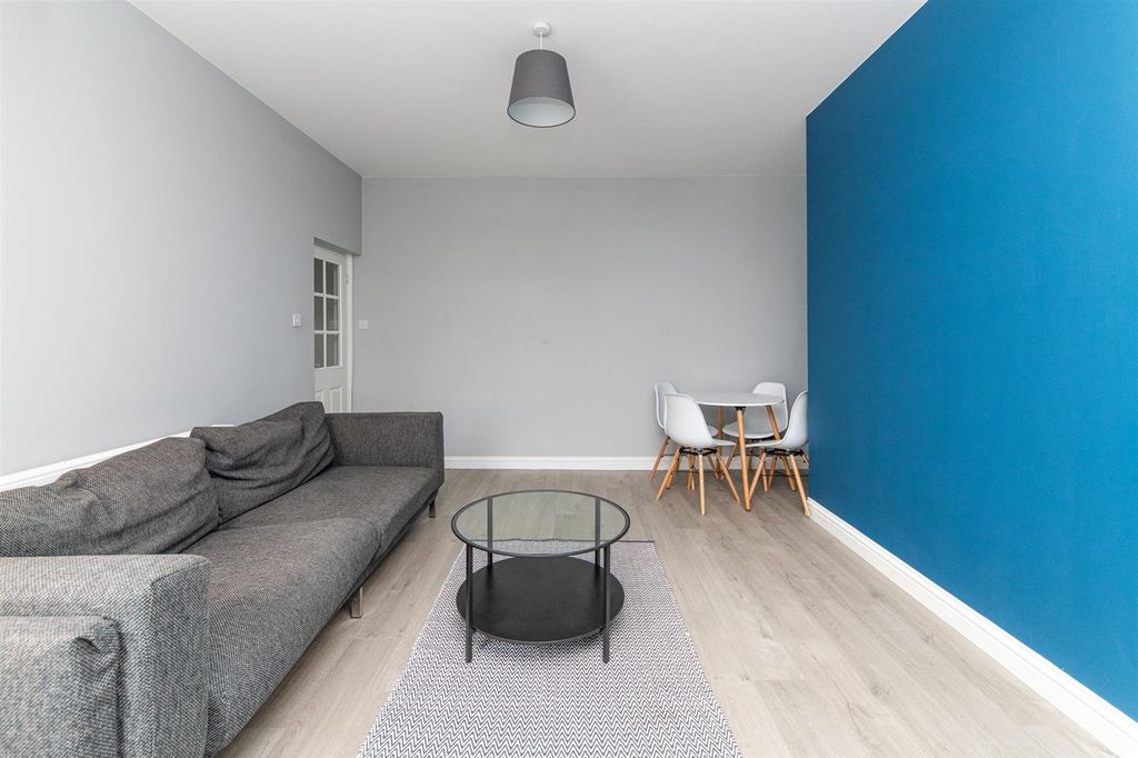 Property photo 3 of 13 66654273-6Faf-431F-92Dd-Ec145039F5E1.Jpeg