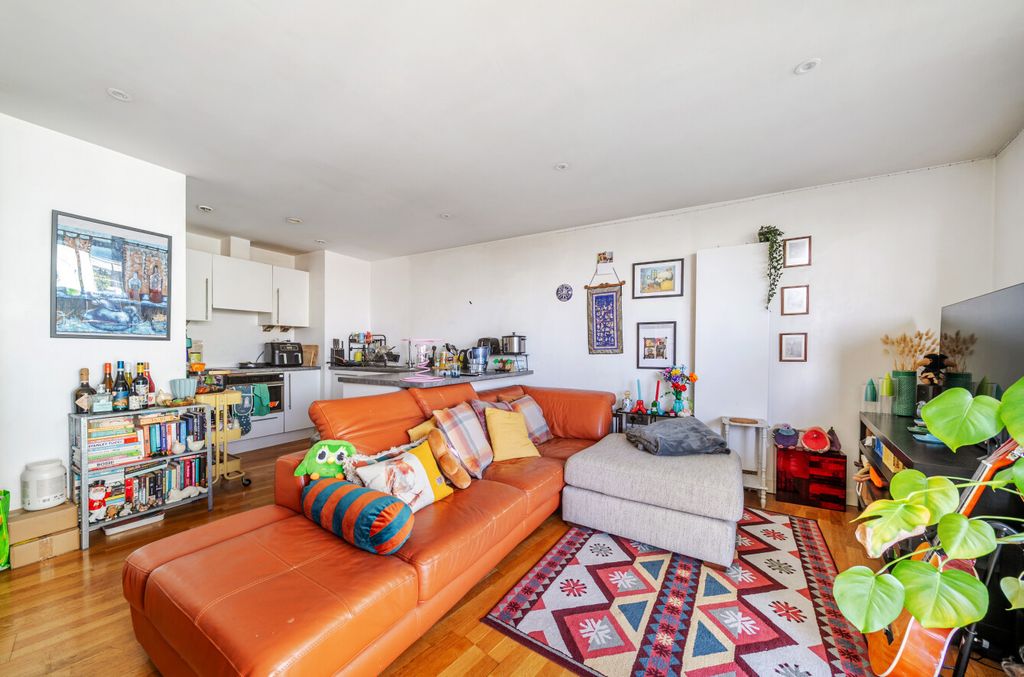 Property photo 3 of 15 1441234-6-69Ef79d...