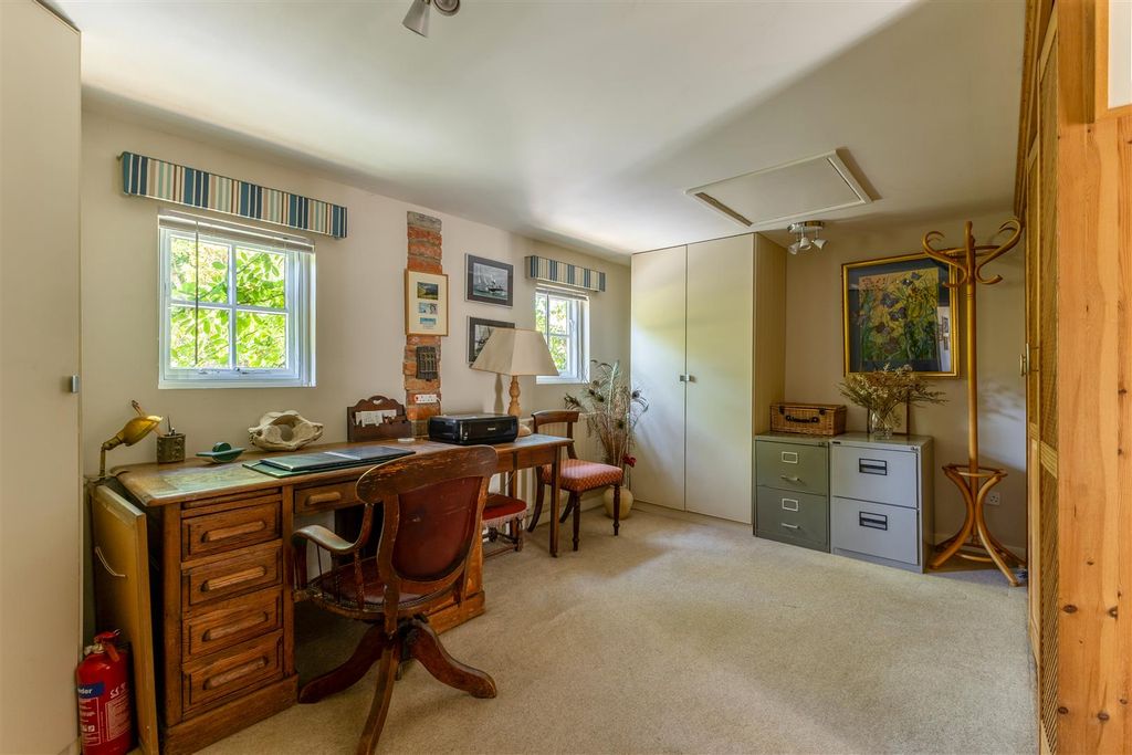 Property photo 3 of 15 Study