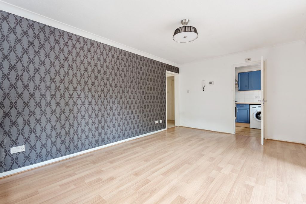 Property photo 2 of 12 4417321