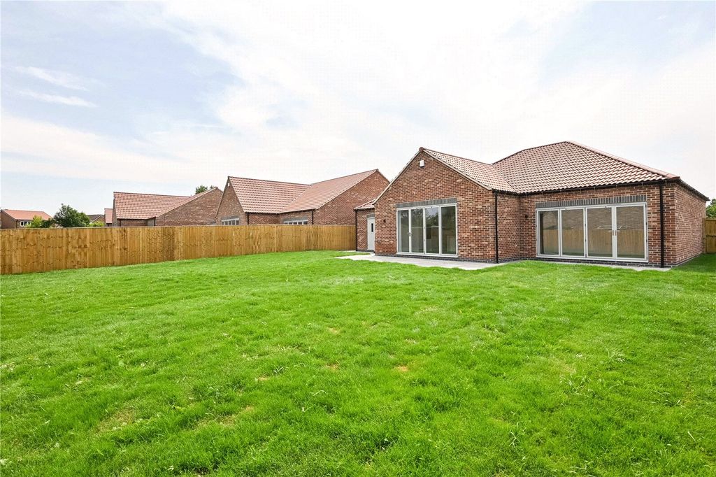 Property photo 2 of 11 Picture No. 12