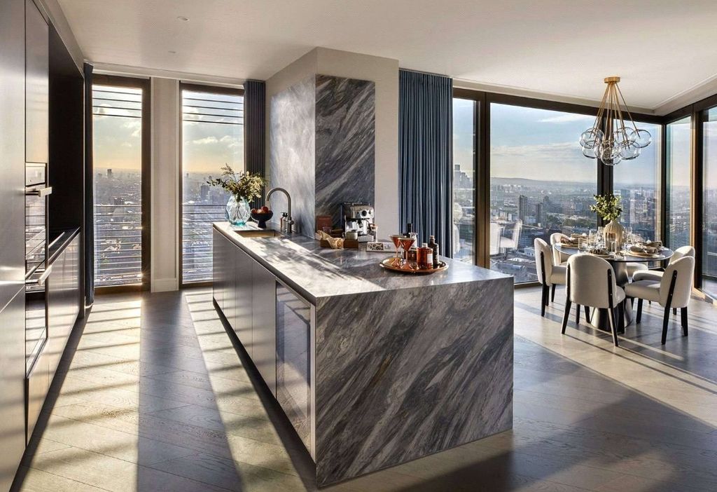 Property photo 2 of 10 Living Lead