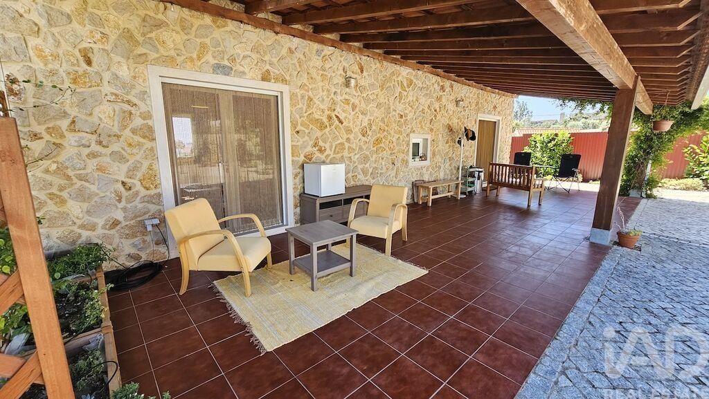 Property photo 2 of 33