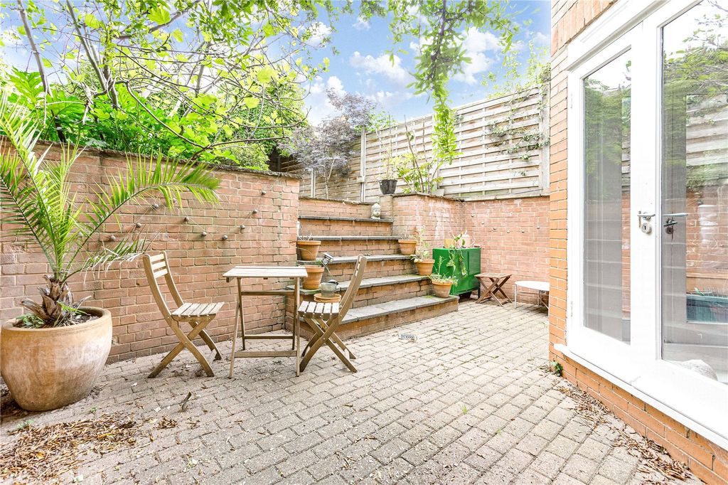 Property photo 2 of 10