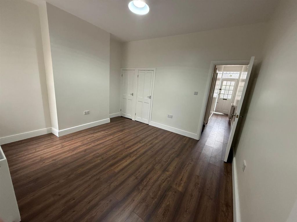 Property photo 3 of 8 2.Jpeg