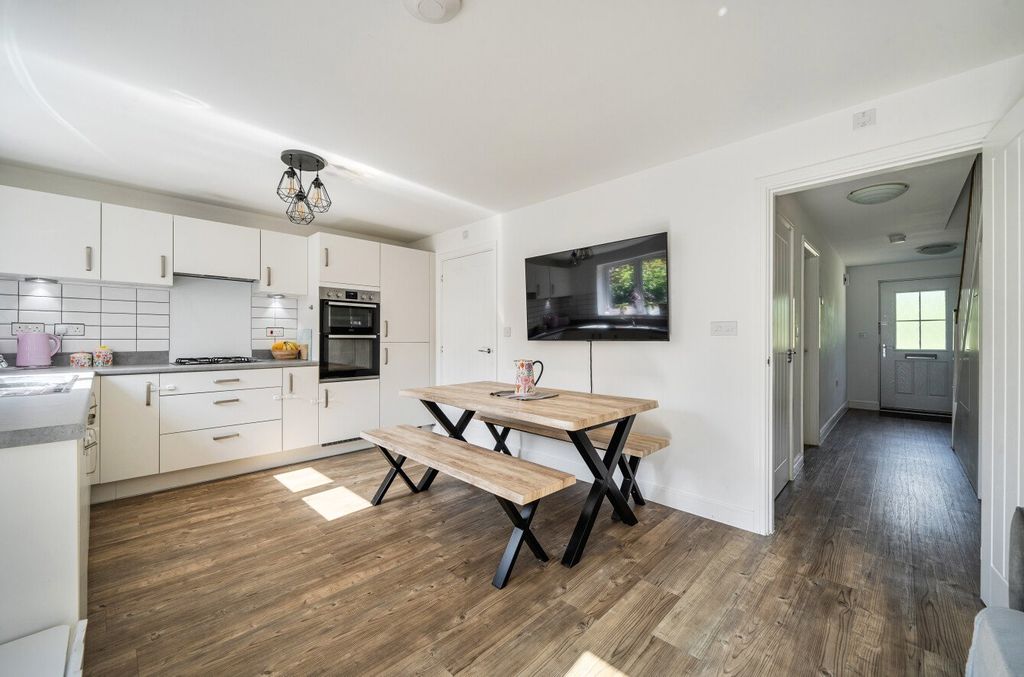 Property photo 2 of 15 1473468-7-6A38Fb7...