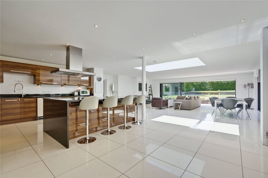 Property photo 1 of 21 Picture No. 04