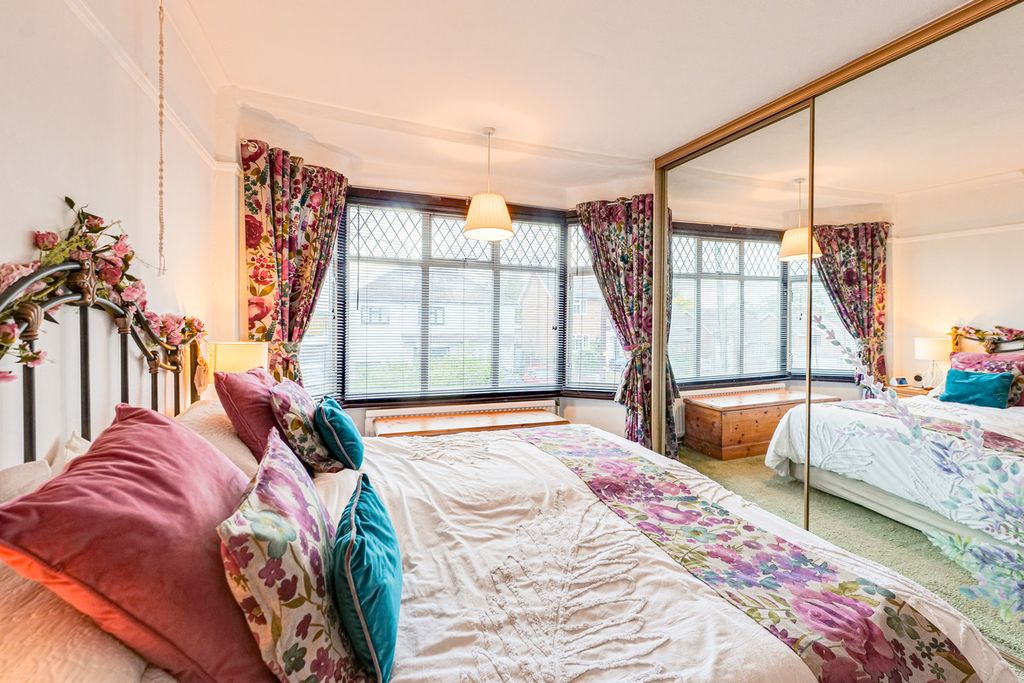 Property photo 2 of 23