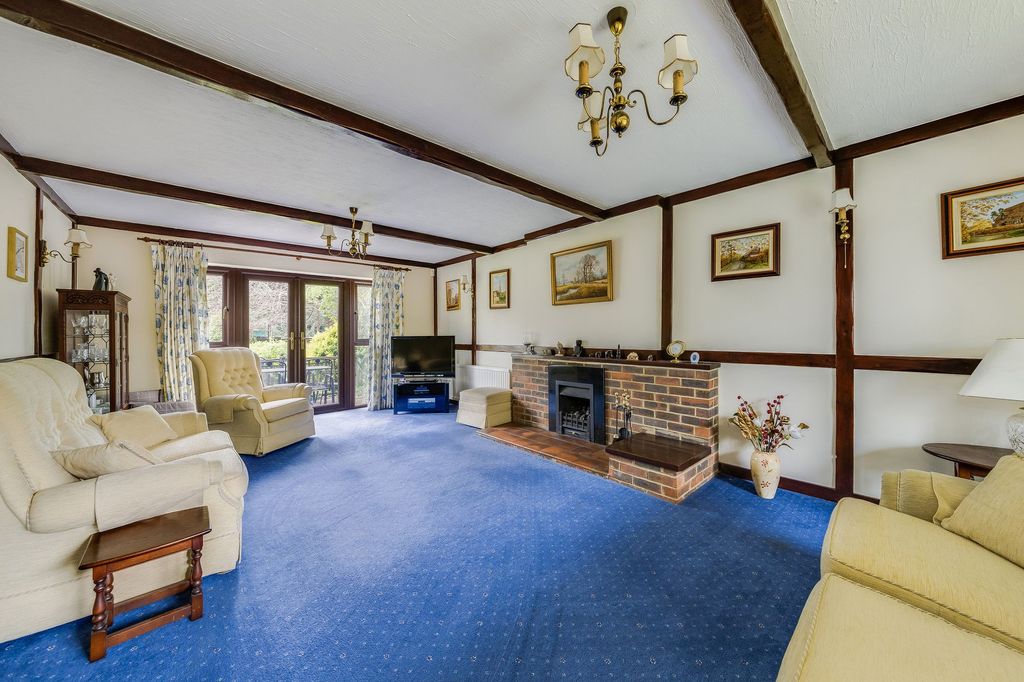 Property photo 3 of 25